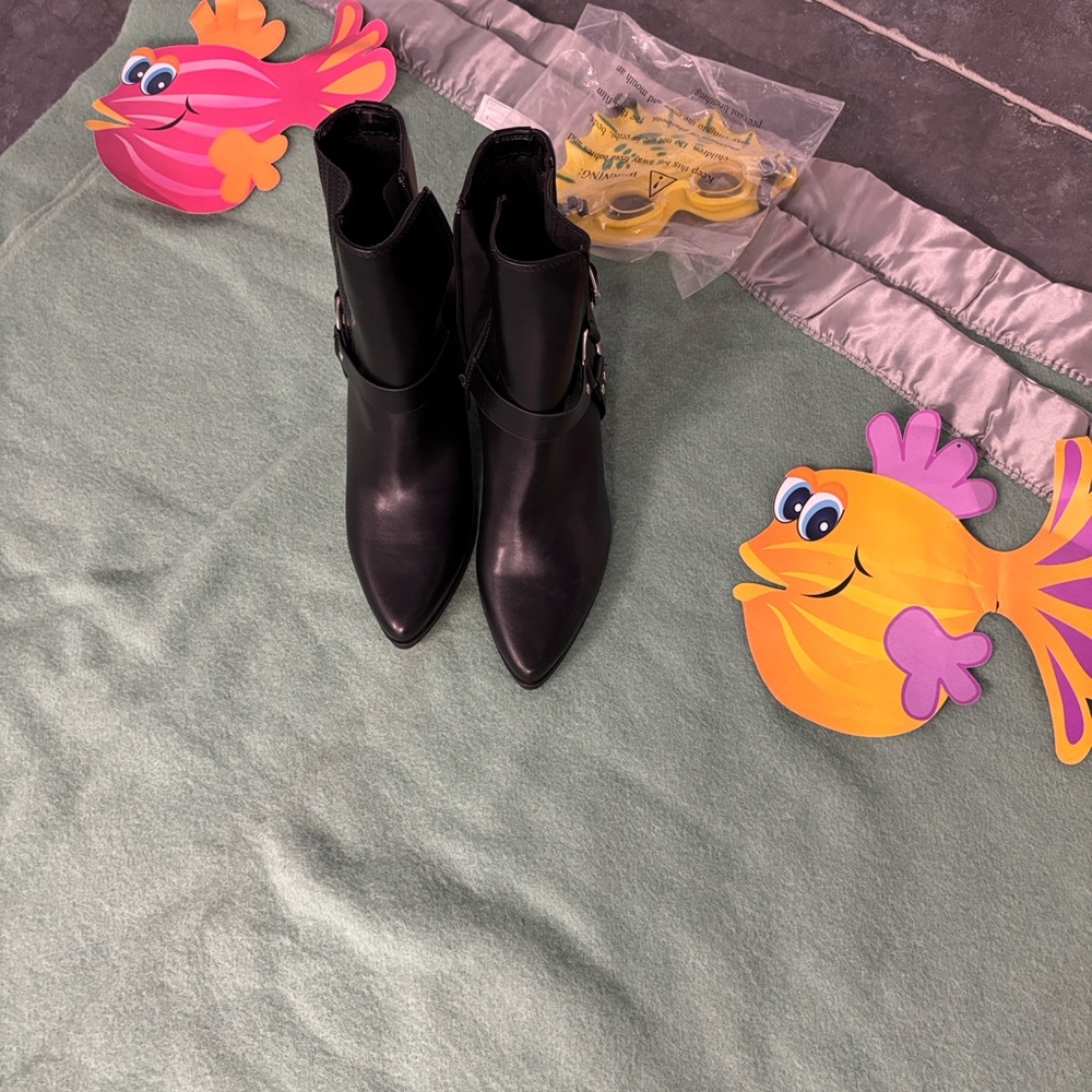NWT Soda Black Ankle Boots with Buckle Detail Side Zip Chunky Heel Women’s 8.5
